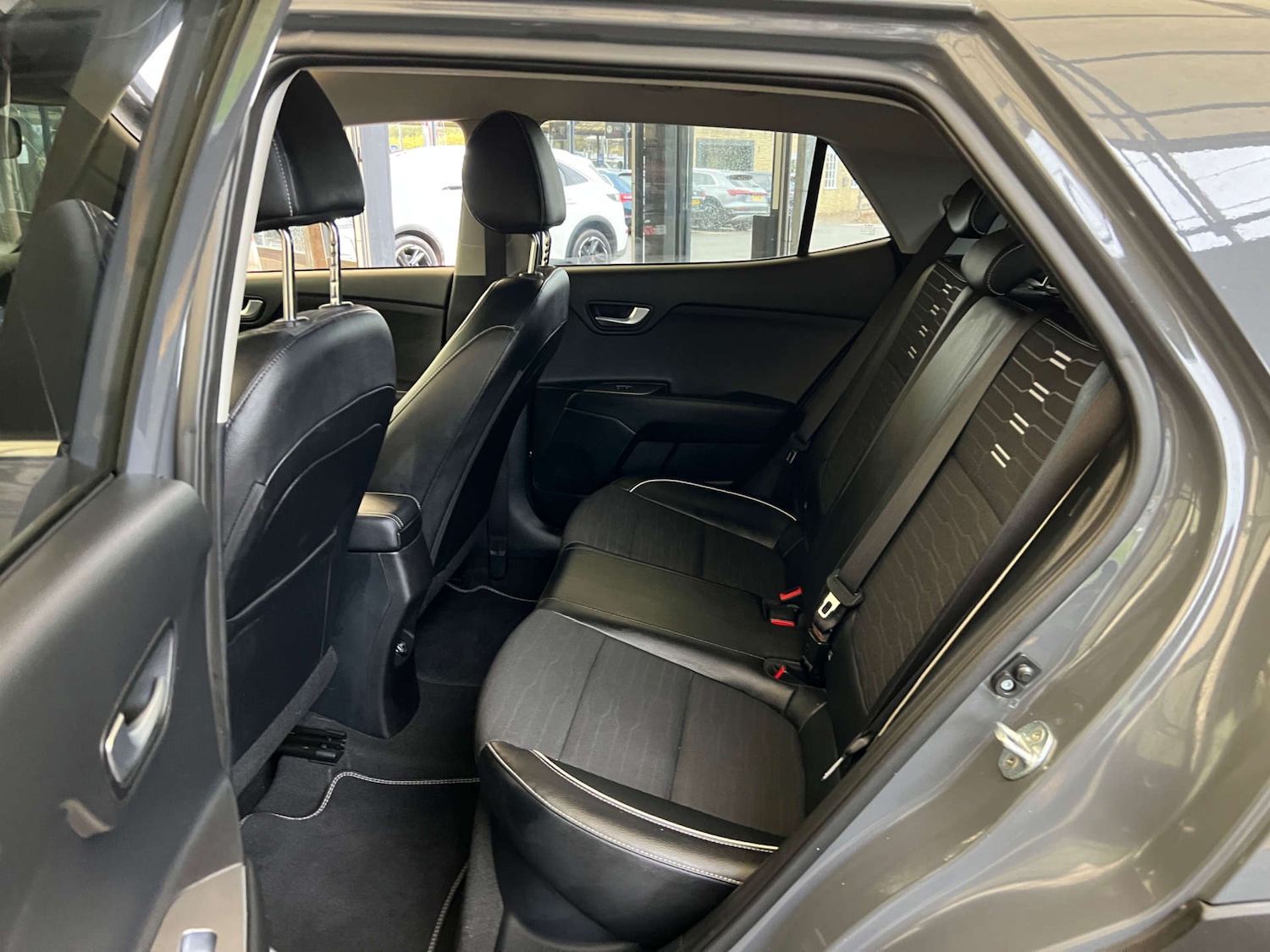 Used Kia Stonic 2022 for sale - 76601911: Photo 28