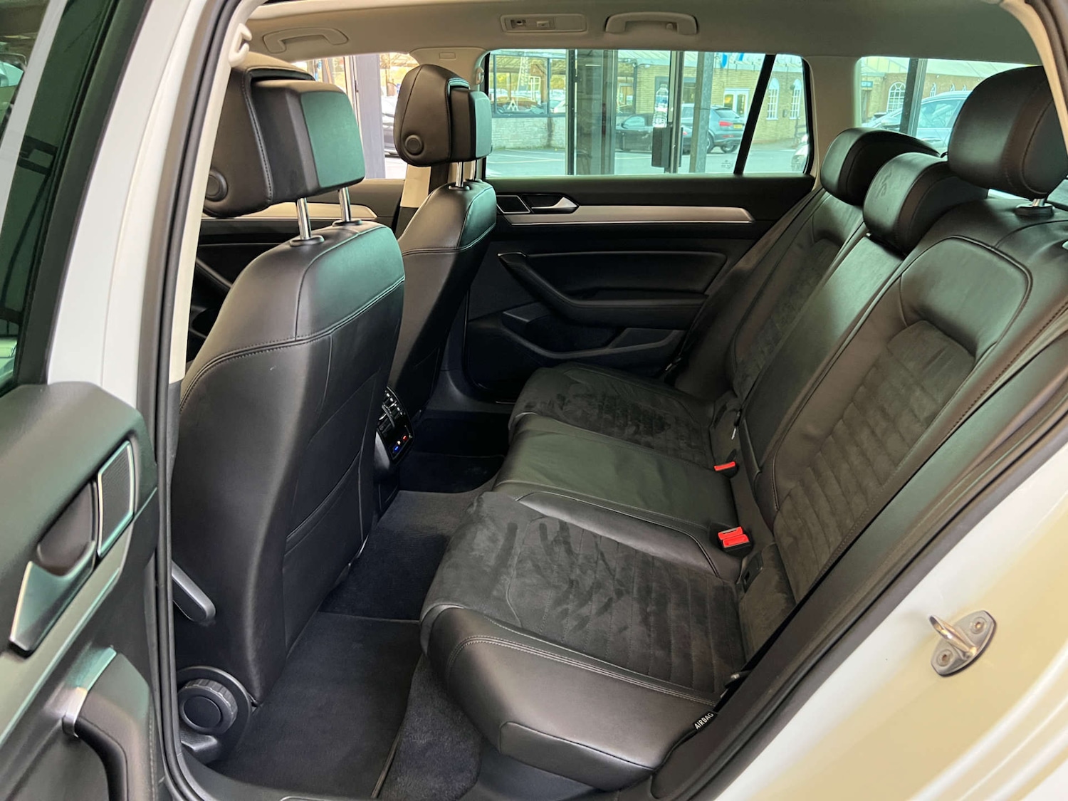 Used Volkswagen Passat 2019 for sale - 76483210: Photo 28