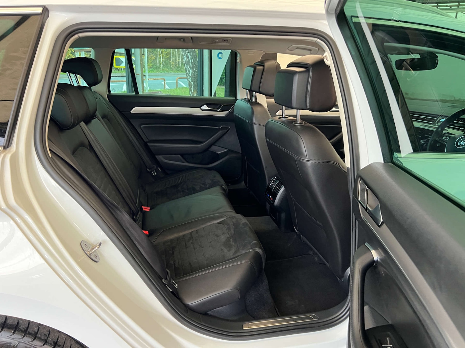 Used Volkswagen Passat 2019 for sale - 76483210: Photo 29