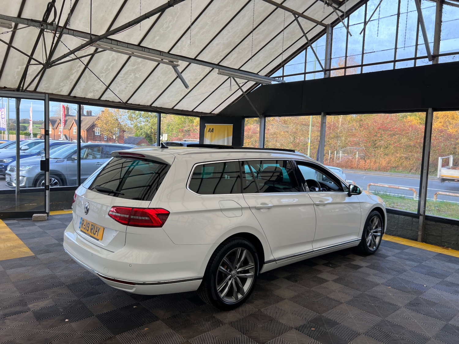 Used Volkswagen Passat 2019 for sale - 76483210: Photo 8