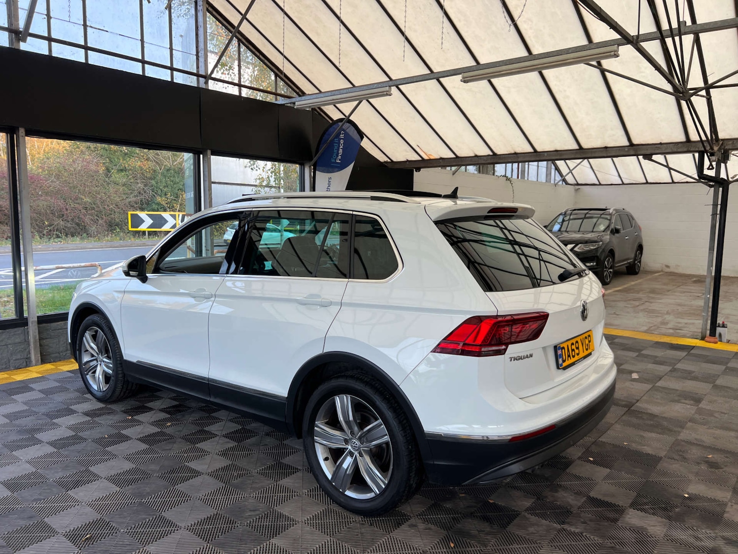 Used Volkswagen Tiguan 2019 for sale - 76483209: Photo 5
