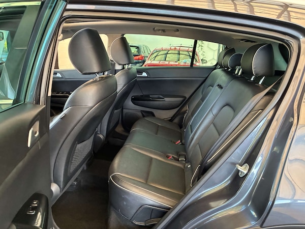Used Kia Sportage 2018 for sale - 76035990: Photo 33