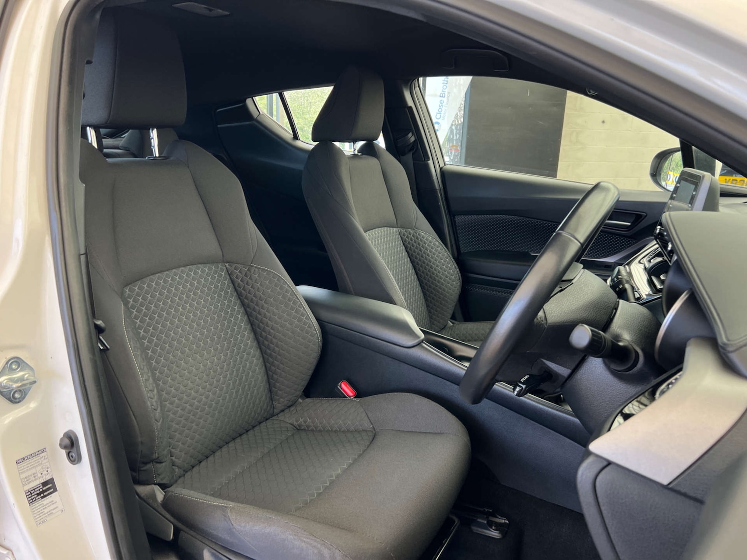 Used Toyota C-HR 2020 for sale - 78070963: Photo 11