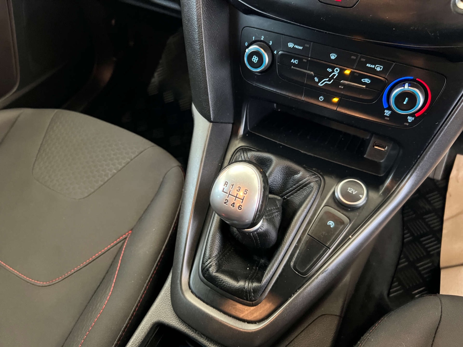 Used Ford Focus 2017 for sale - 76565659: Photo 14