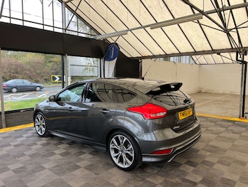 Used Ford Focus 2017 for sale - 76565659: Photo