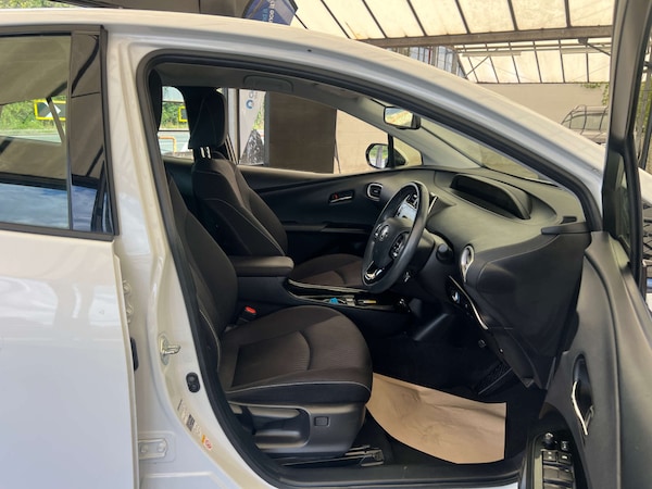 Used Toyota Prius 2022 for sale - 76068159: Photo 10