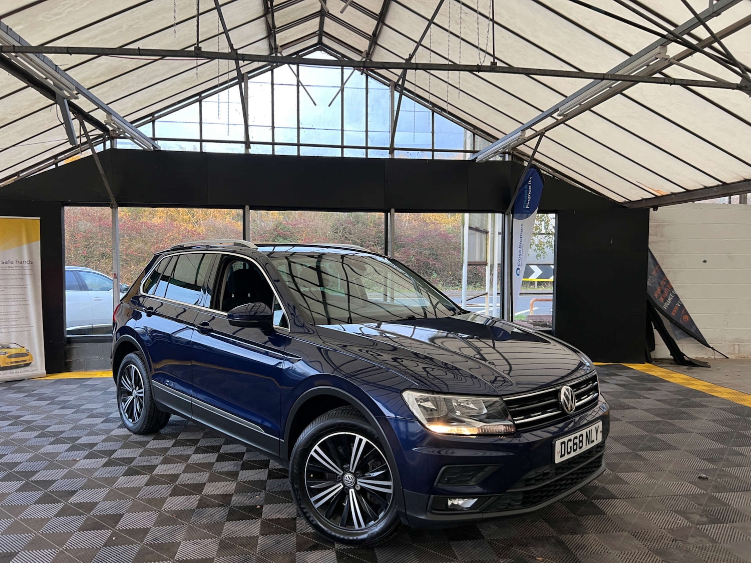 Used Volkswagen Tiguan 2018 for sale - 76483212: Photo 1