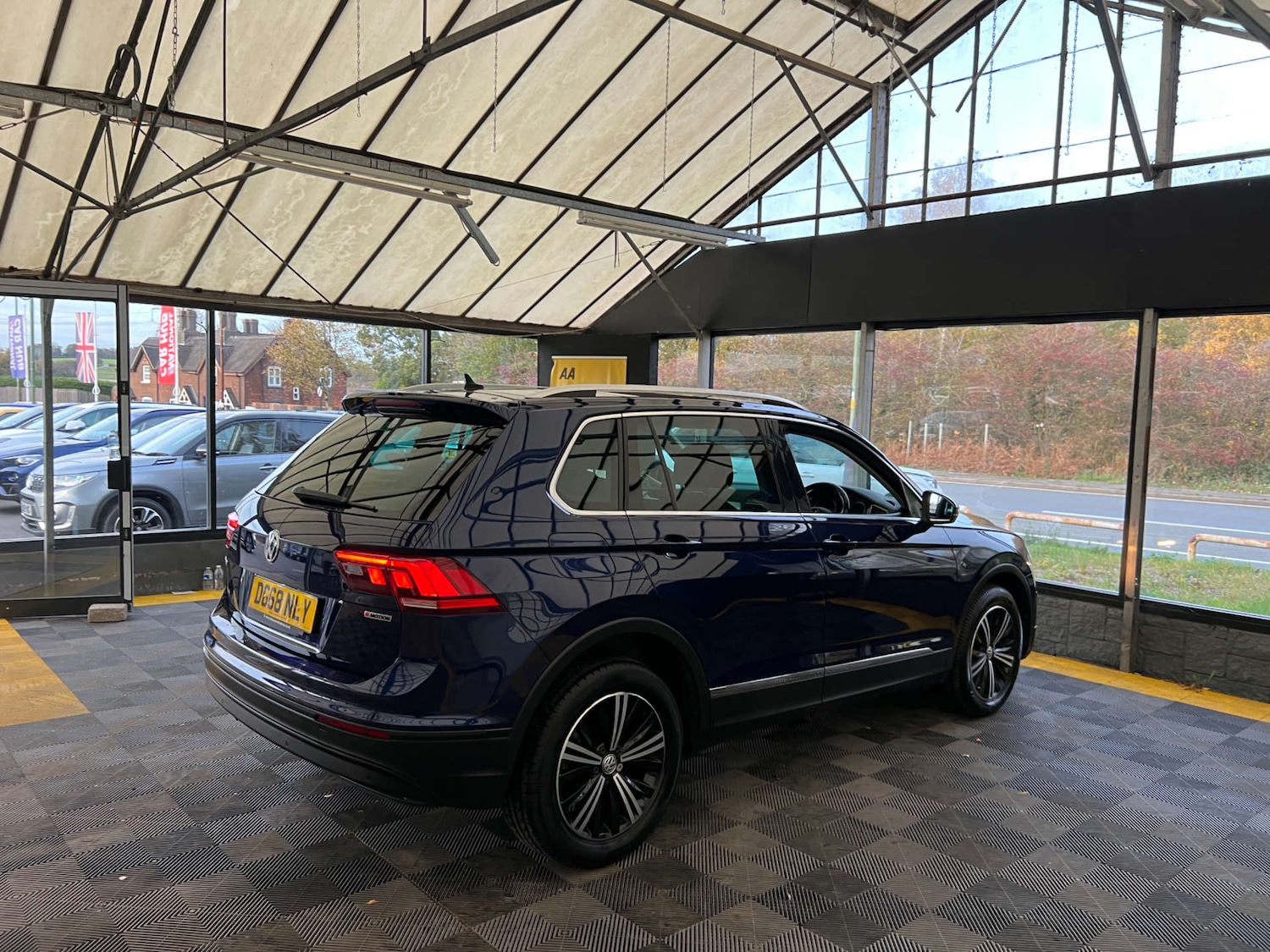 Used Volkswagen Tiguan 2018 for sale - 76483212: Photo 8