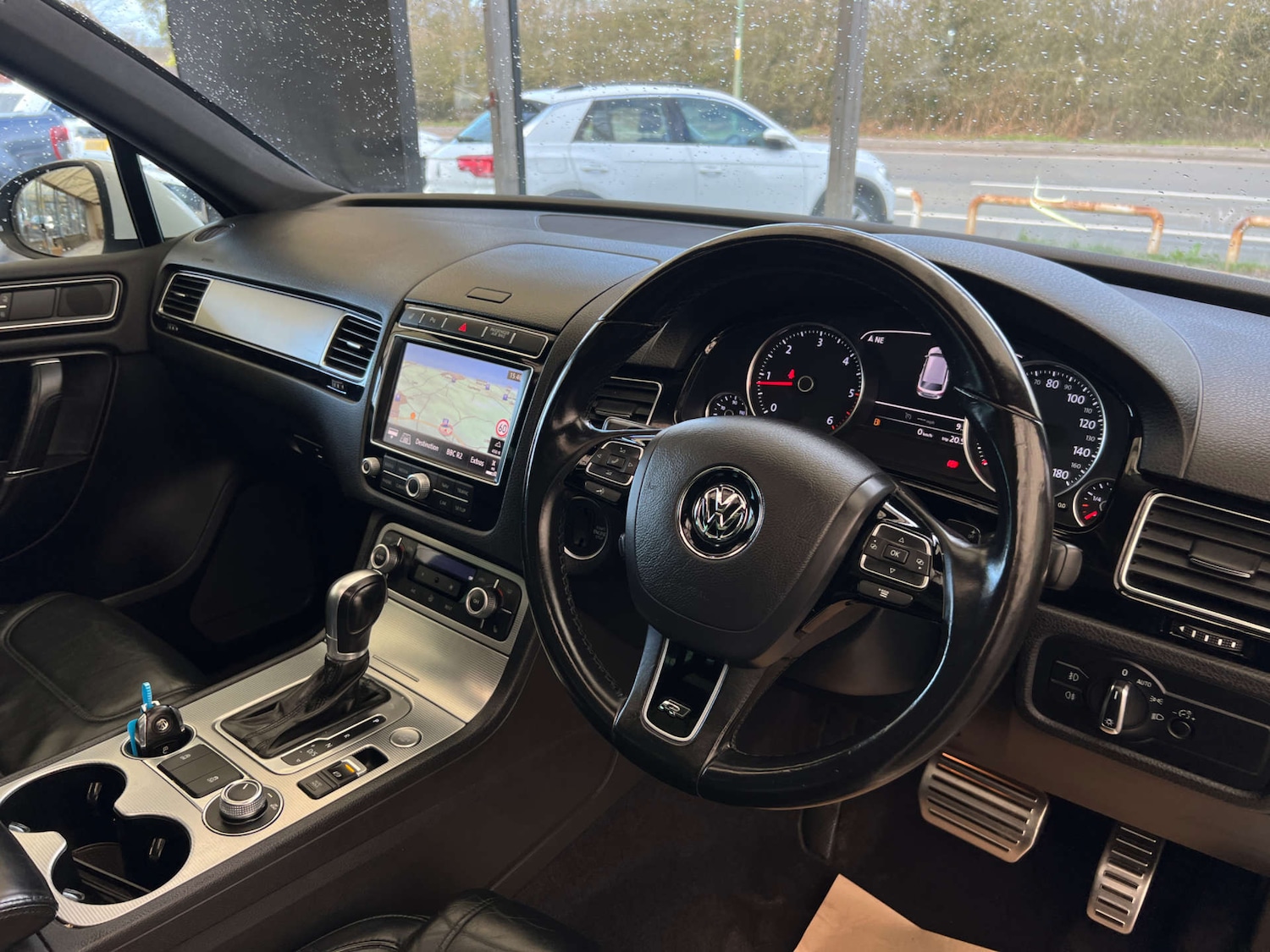 Used Volkswagen Touareg 2017 for sale - 77888843: Photo 11