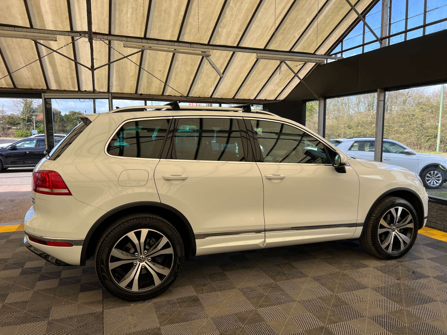 Used Volkswagen Touareg 2017 for sale - 77888843: Photo 8