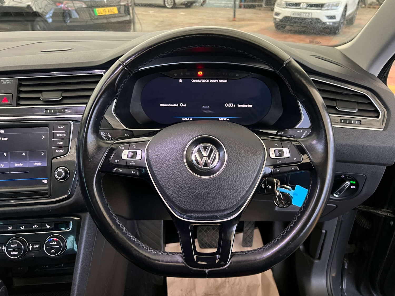 Used Volkswagen Tiguan 2016 for sale - 77038539: Photo 11