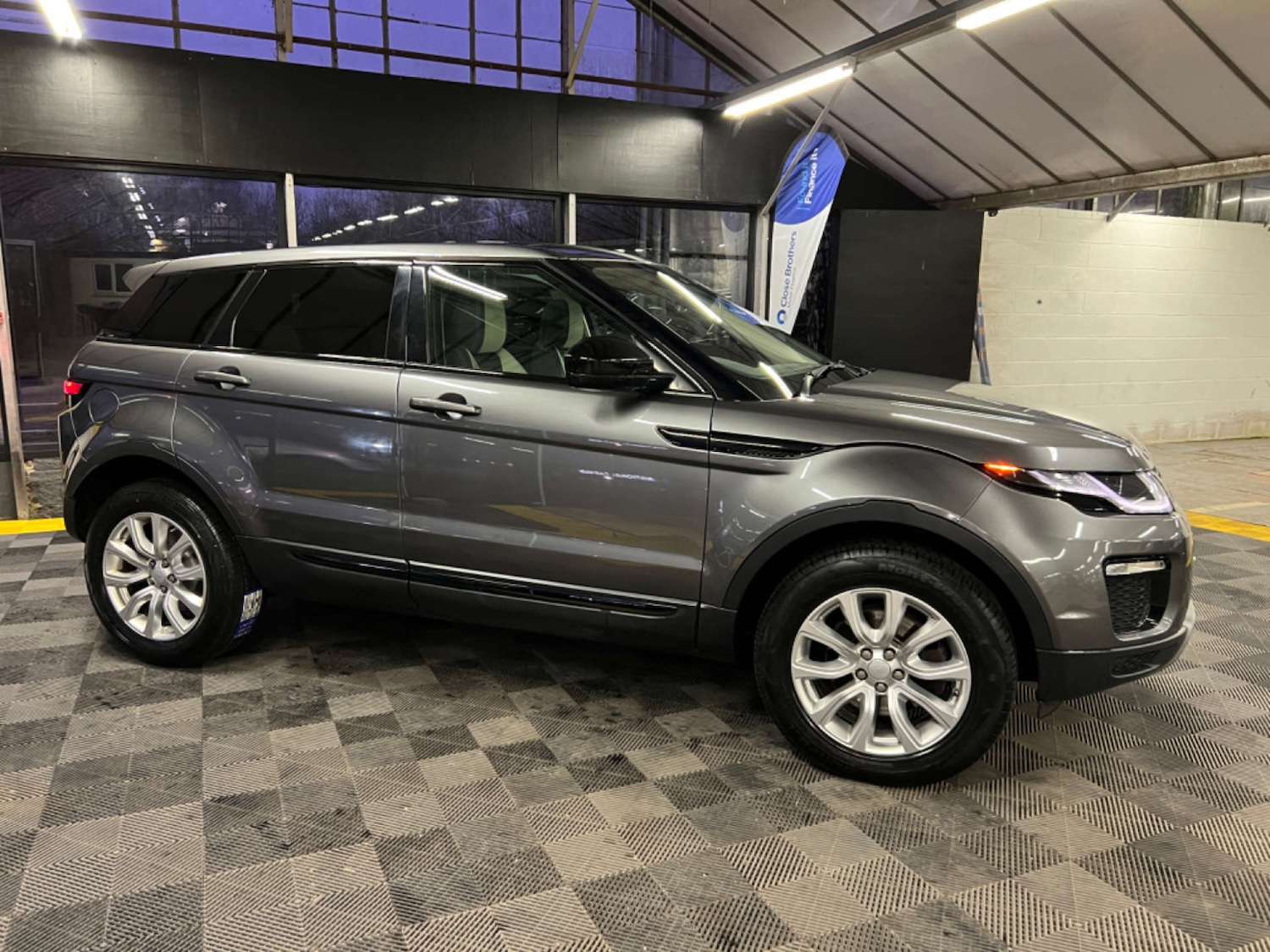 Used Land Rover Range Rover Evoque 2016 for sale - 76601181: Photo 3