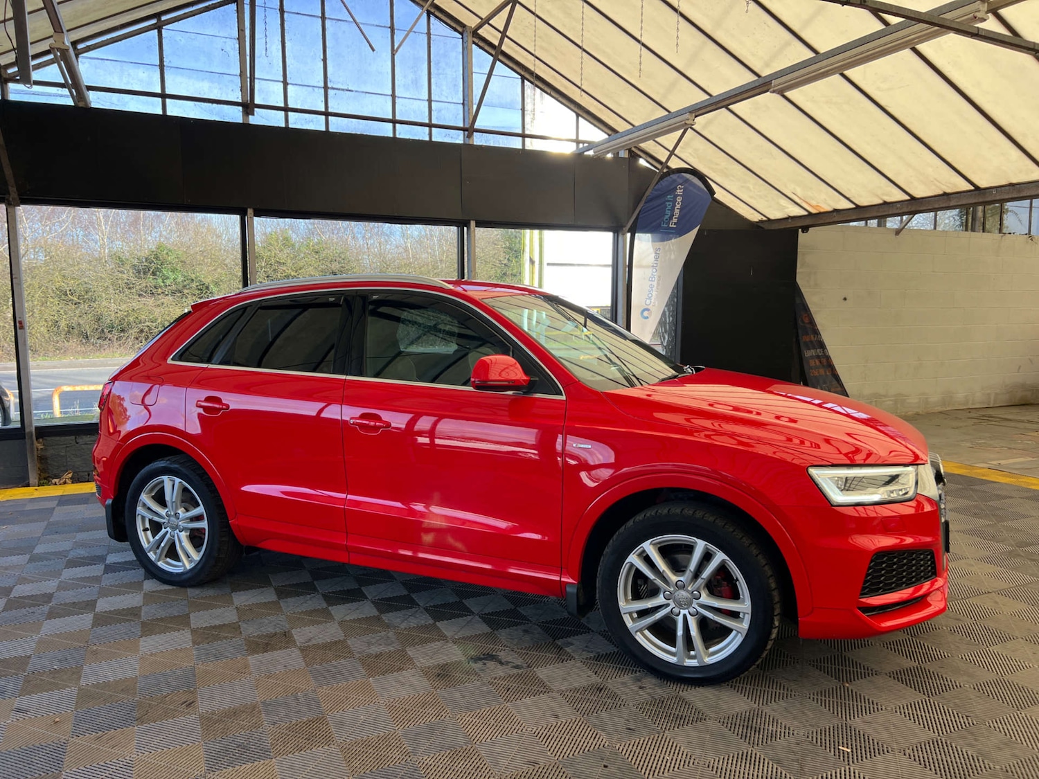 Used Audi Q3 2017 for sale - 77656591: Photo 3