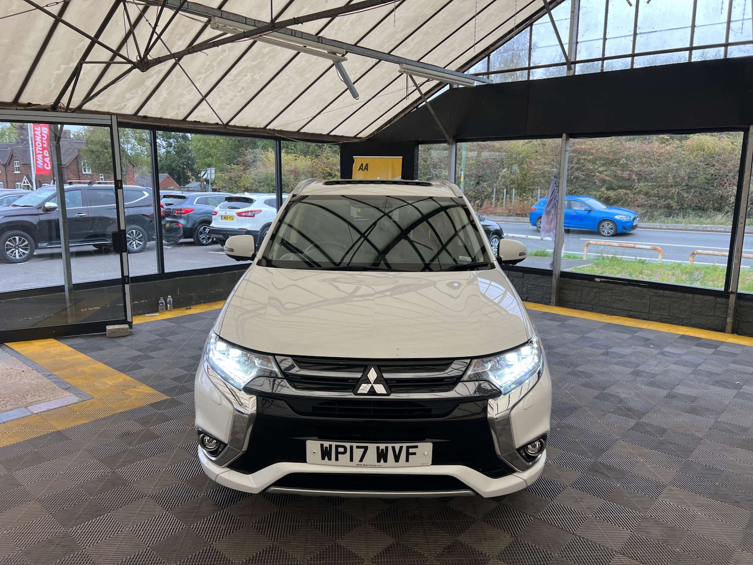 Used Mitsubishi Outlander 2017 for sale - 76449782: Photo 2