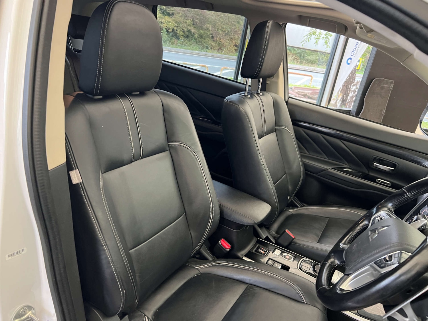 Used Mitsubishi Outlander 2017 for sale - 76449782: Photo 5