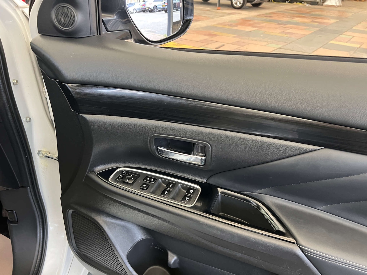 Used Mitsubishi Outlander 2017 for sale - 76449782: Photo 8