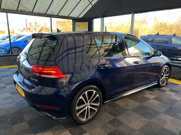 Used Volkswagen Golf 2017 for sale - 76206199: Photo 10