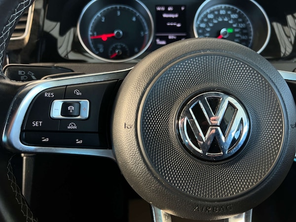 Used Volkswagen Golf 2017 for sale - 76206199: Photo 22