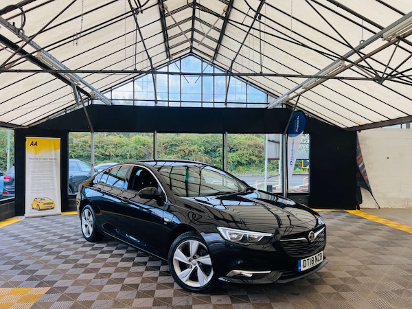Used Vauxhall Insignia 2018 for sale - 76089417: Photo 1