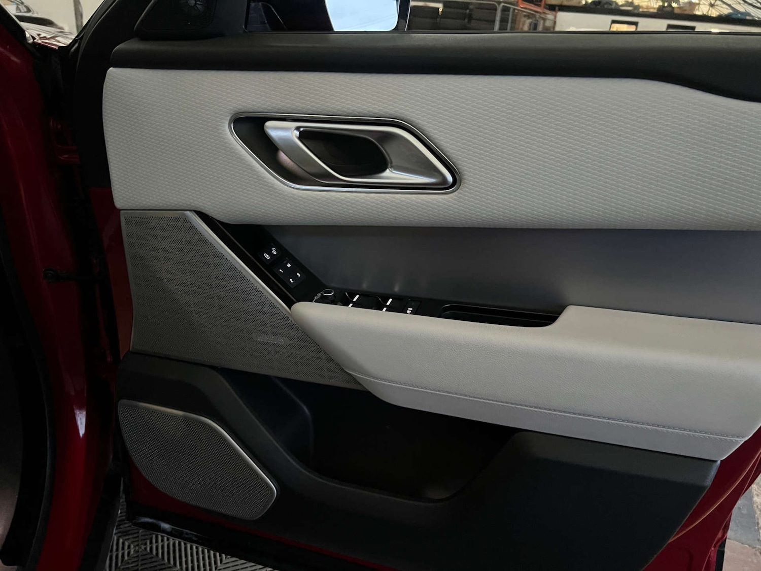 Used Land Rover Range Rover Velar 2018 for sale - 77053562: Photo 8