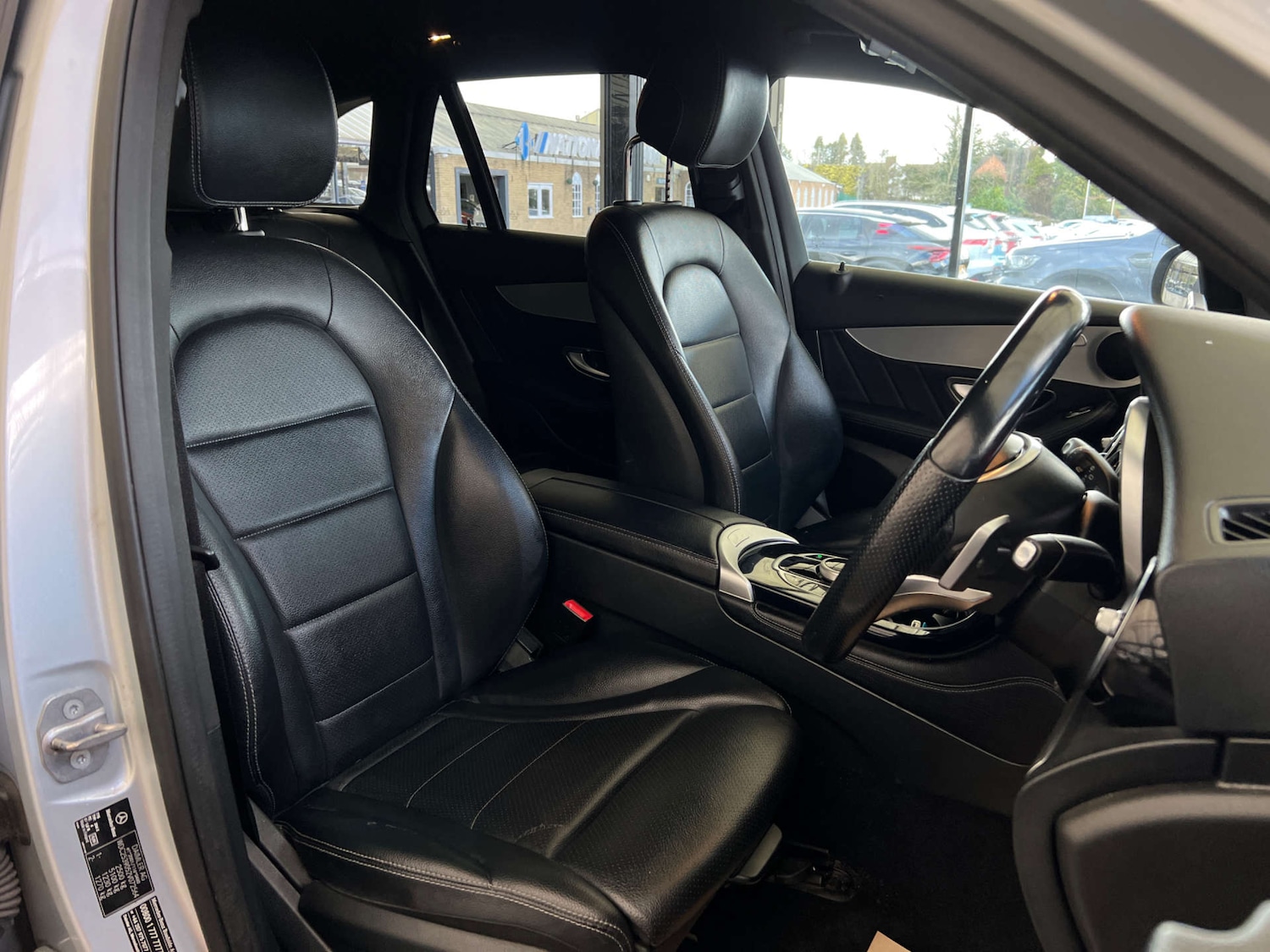 Used Mercedes-Benz GLC 2018 for sale - 77888858: Photo 11