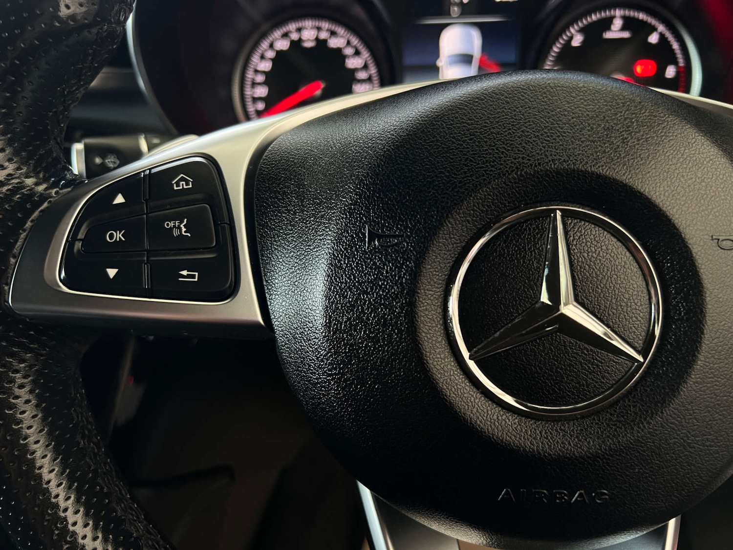 Used Mercedes-Benz GLC 2018 for sale - 77888858: Photo 13