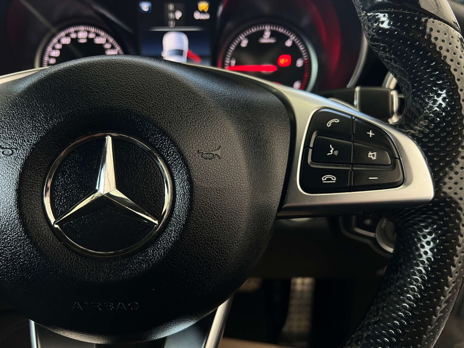 Used Mercedes-Benz GLC 2018 for sale - 77888858: Photo 14