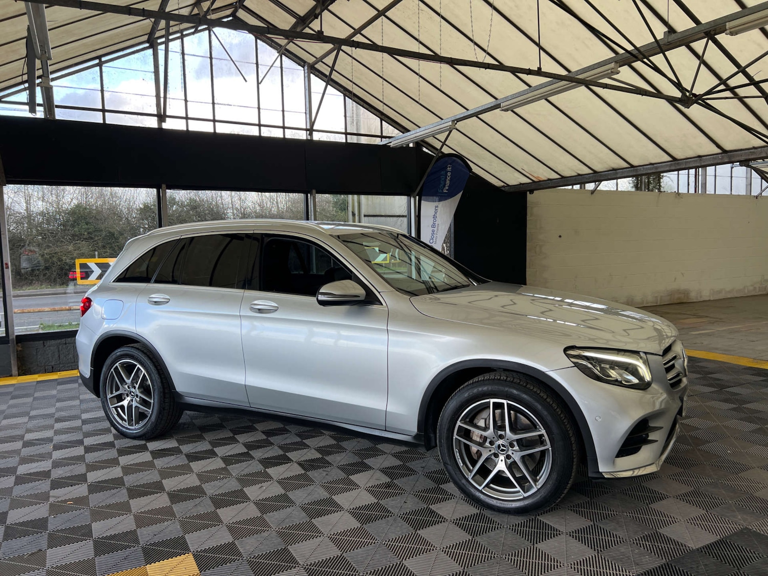 Used Mercedes-Benz GLC 2018 for sale - 77888858: Photo 3