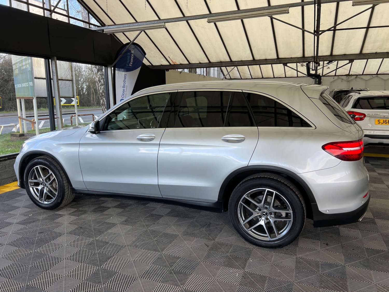Used Mercedes-Benz GLC 2018 for sale - 77888858: Photo 7