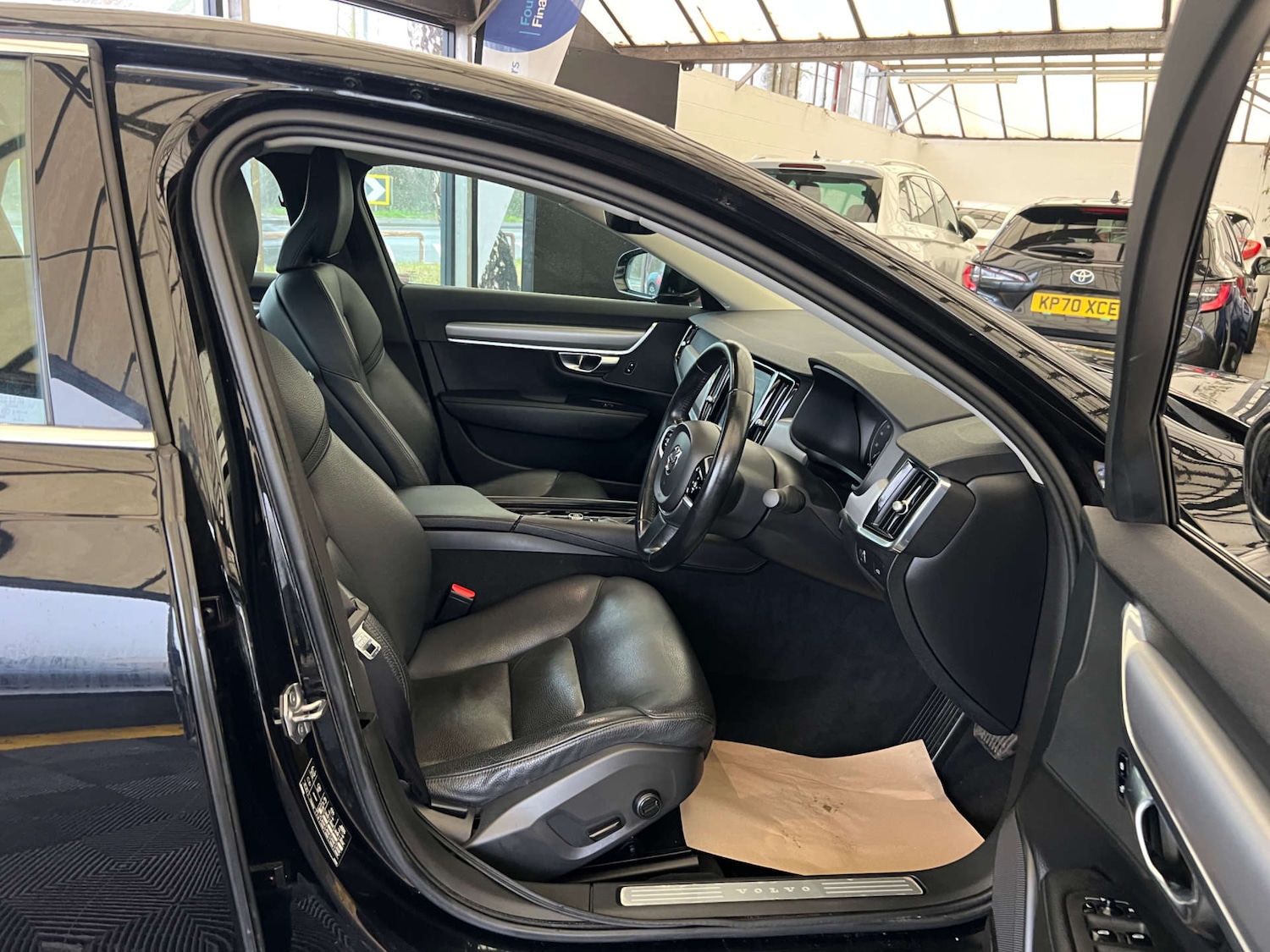 Used Volvo S90 2018 for sale - 77038537: Photo 10