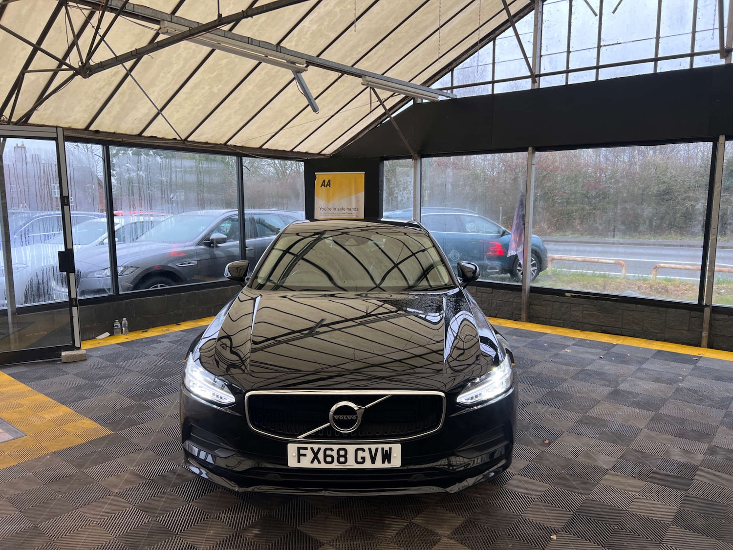 Used Volvo S90 2018 for sale - 77038537: Photo 2