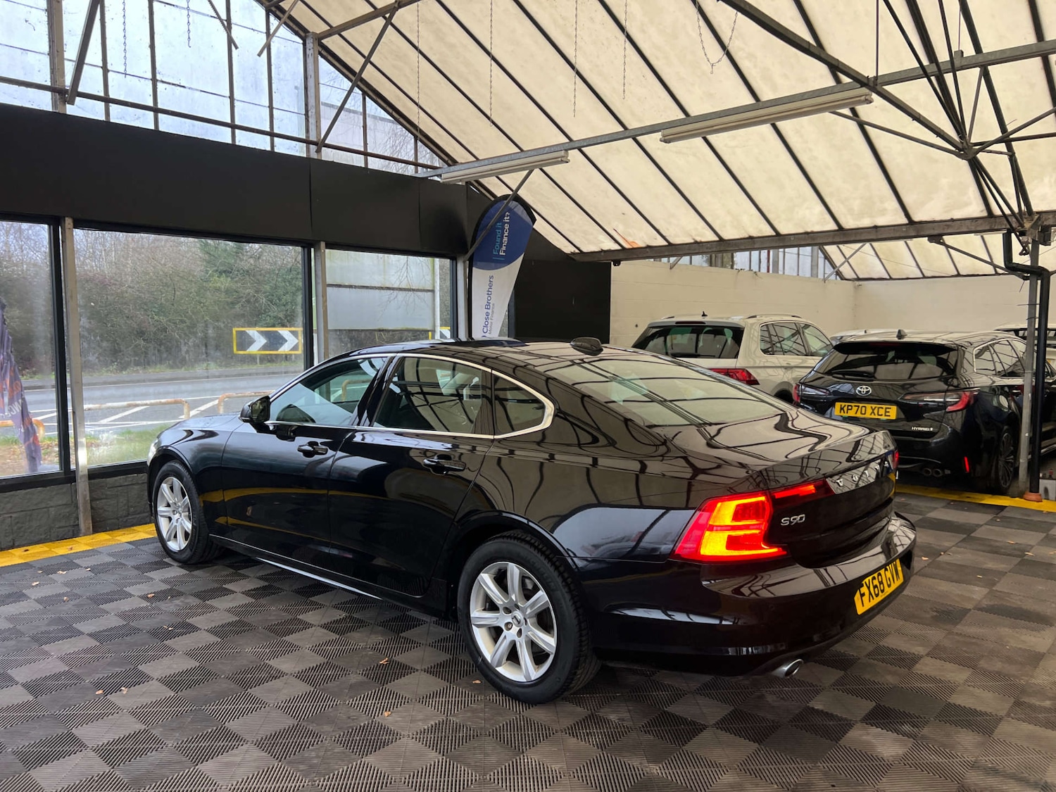 Used Volvo S90 2018 for sale - 77038537: Photo 5