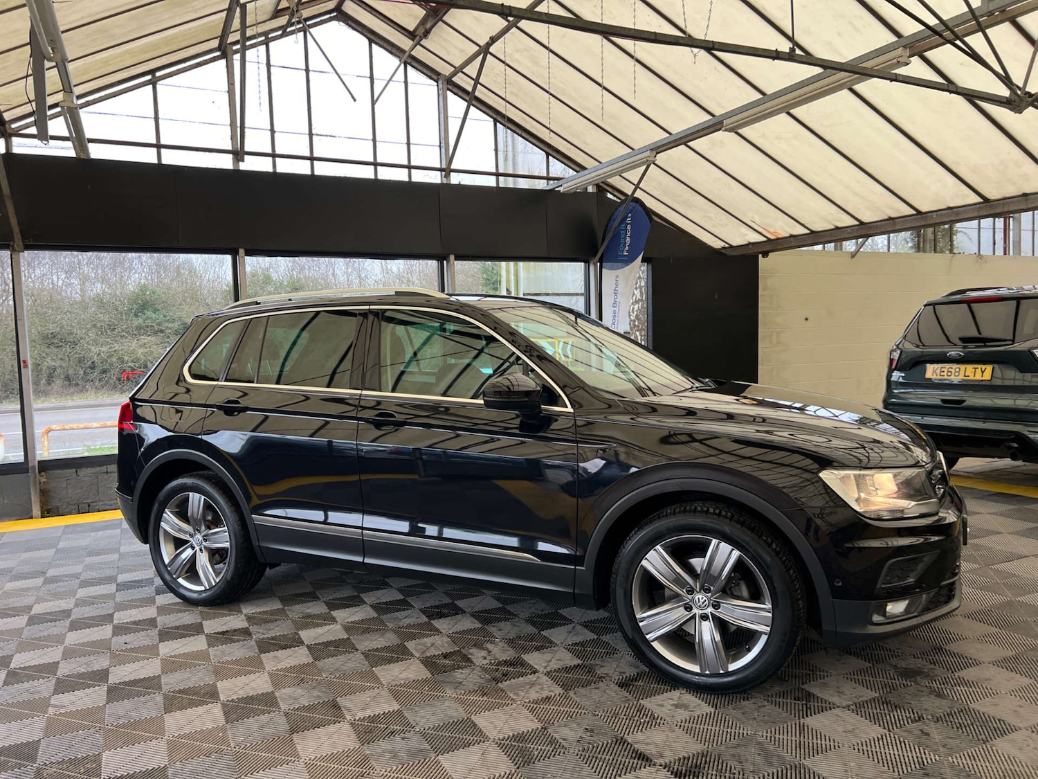 Used Volkswagen Tiguan 2019 for sale - 77802758: Photo 3