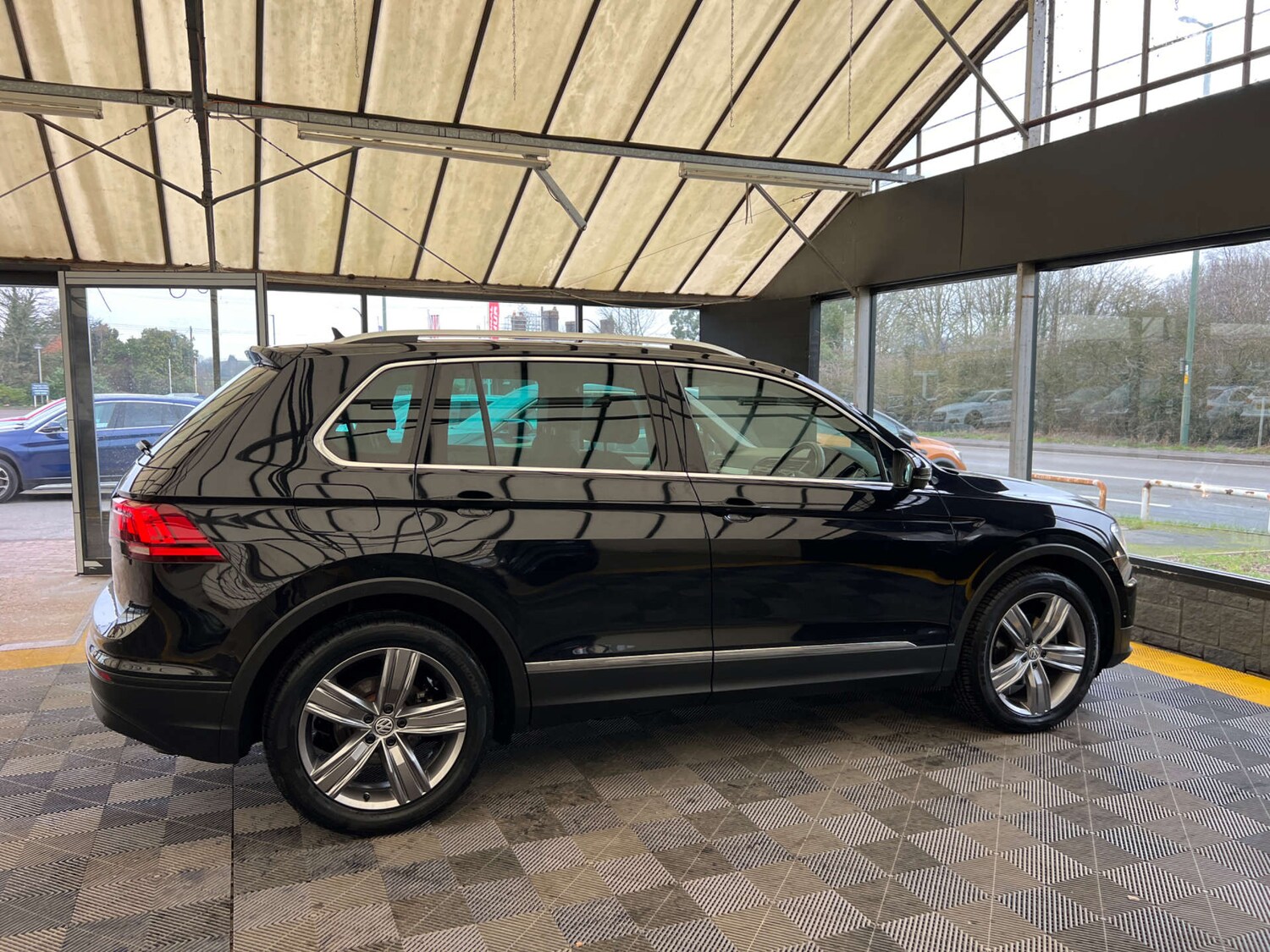 Used Volkswagen Tiguan 2019 for sale - 77802758: Photo 9