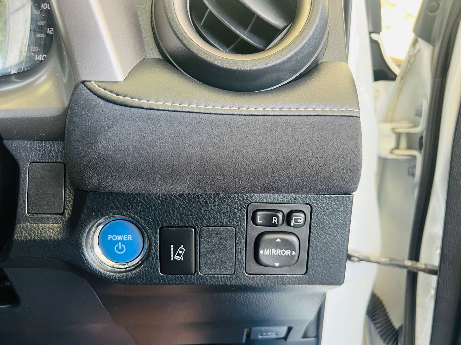 Used Toyota RAV4 2016 for sale - 76277825: Photo 13