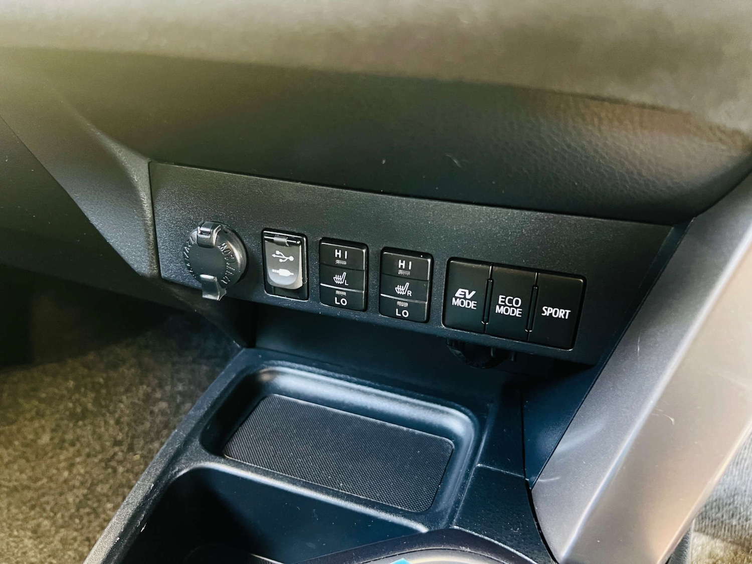 Used Toyota RAV4 2016 for sale - 76277825: Photo 19