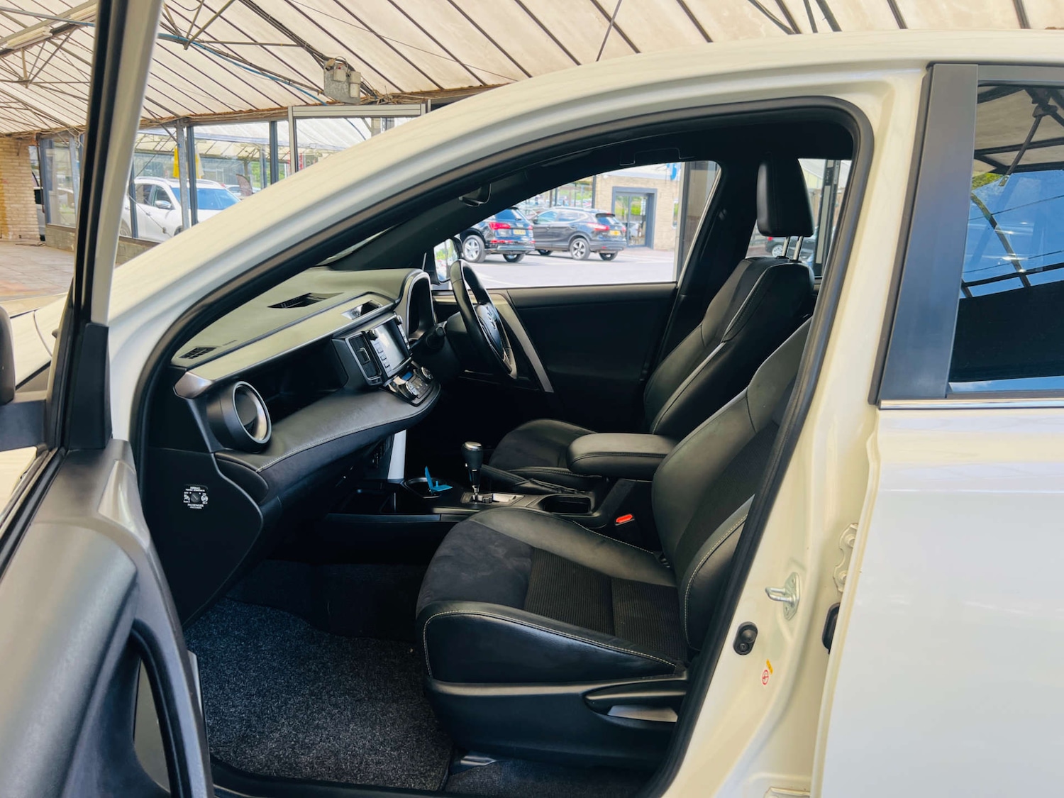 Used Toyota RAV4 2016 for sale - 76277825: Photo 24