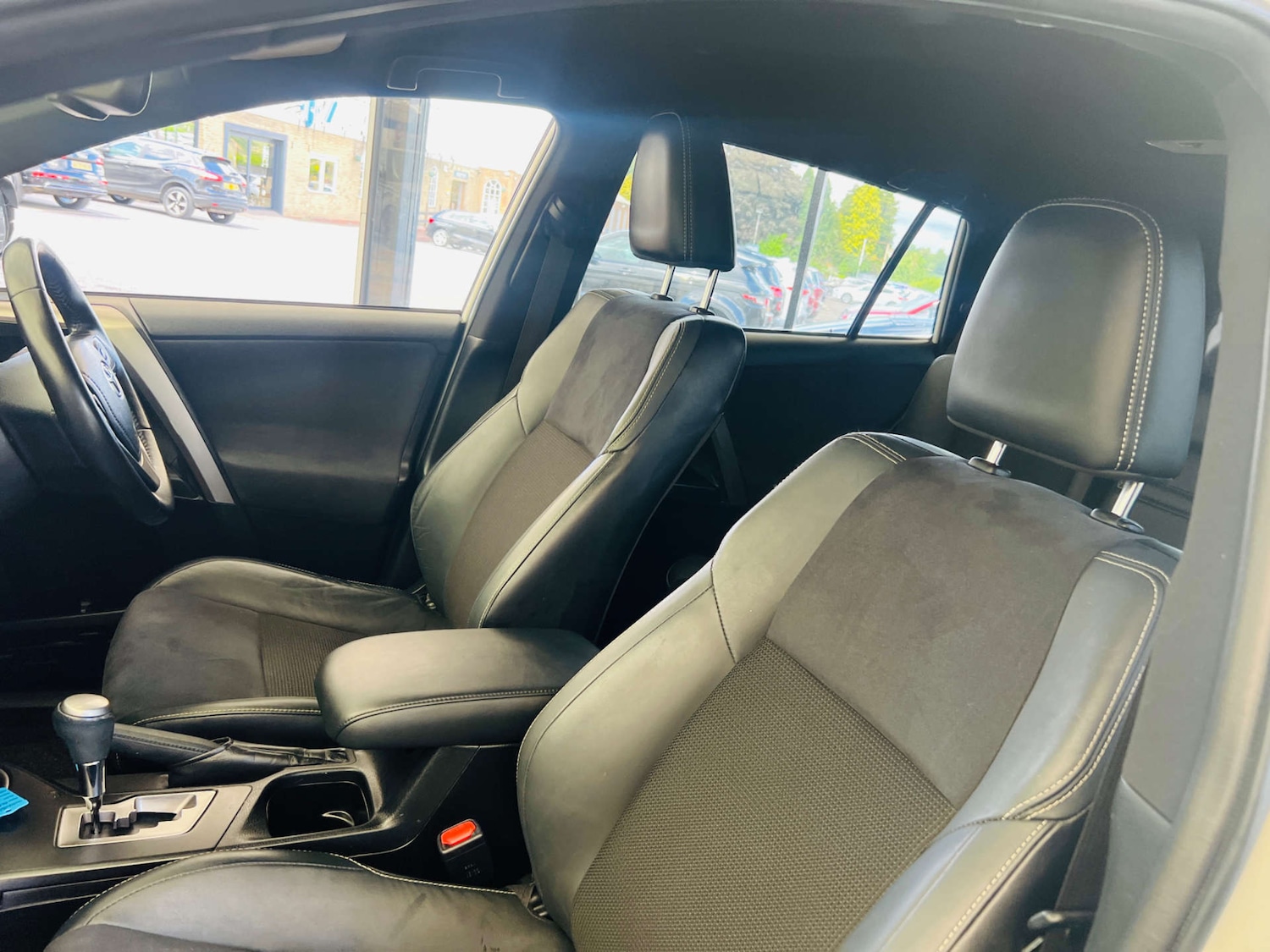 Used Toyota RAV4 2016 for sale - 76277825: Photo 25