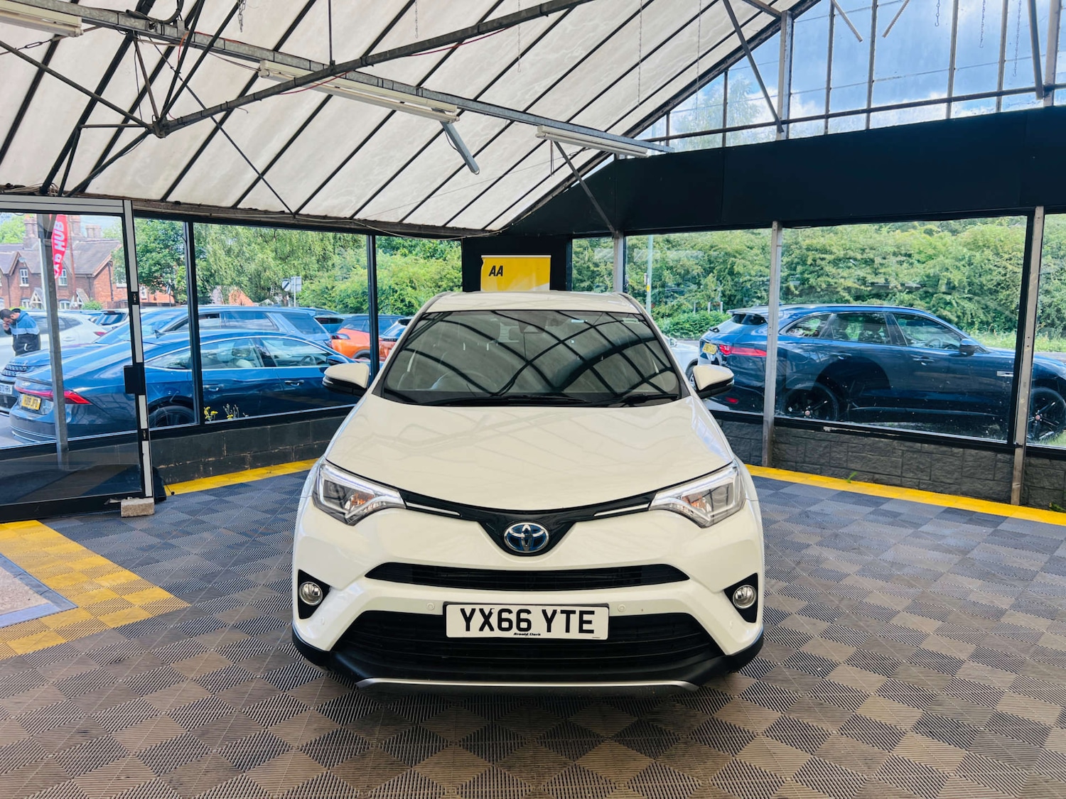 Used Toyota RAV4 2016 for sale - 76277825: Photo 3