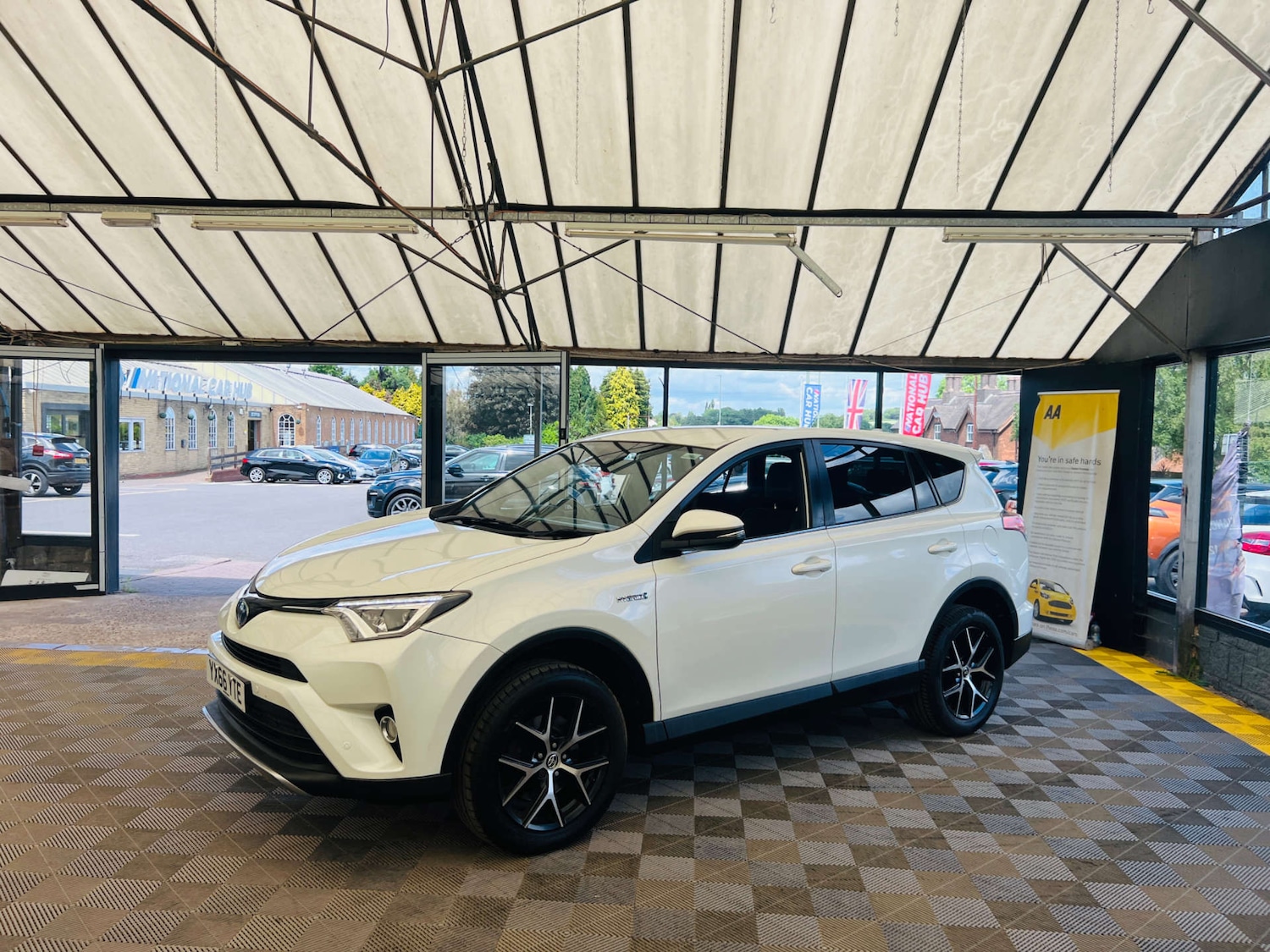 Used Toyota RAV4 2016 for sale - 76277825: Photo 4