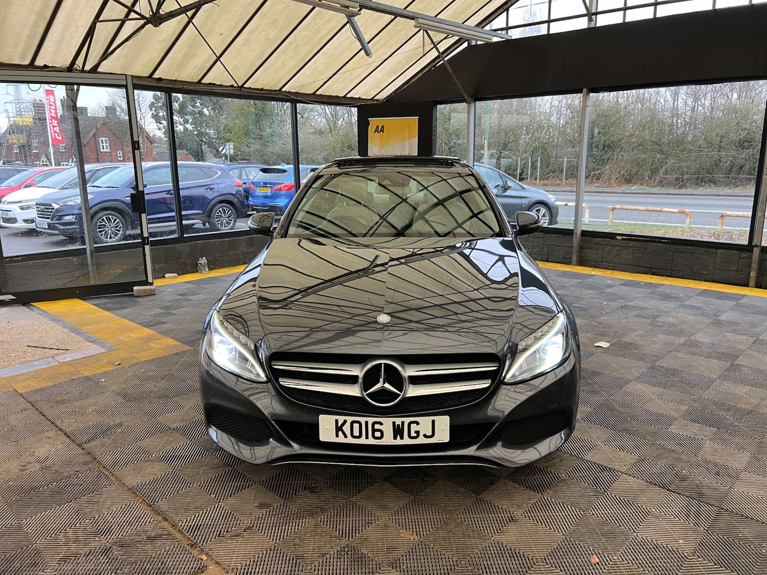 Used Mercedes-Benz C Class 2016 for sale - 77610604: Photo 4