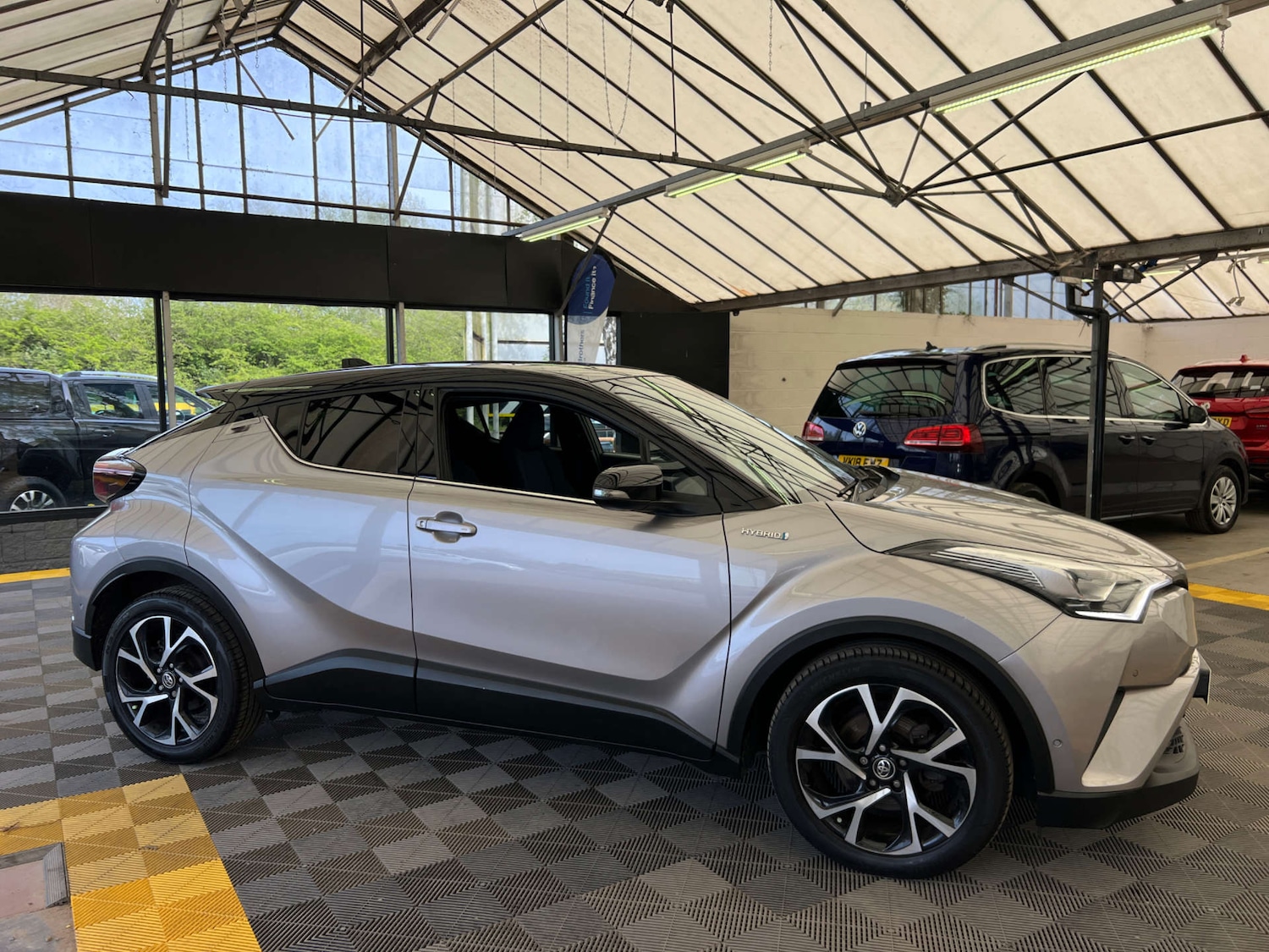 Used Toyota C-HR 2018 for sale - 78202483: Photo 3