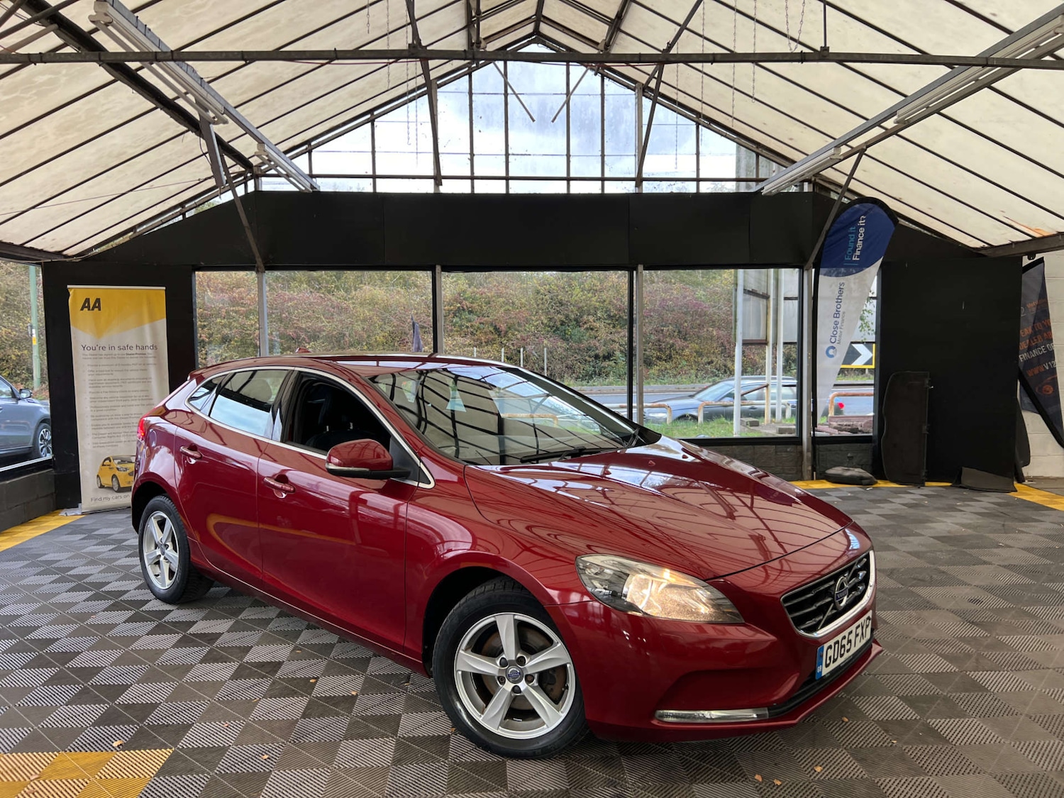 Used Volvo V40 2015 for sale - 76339957: Photo 1