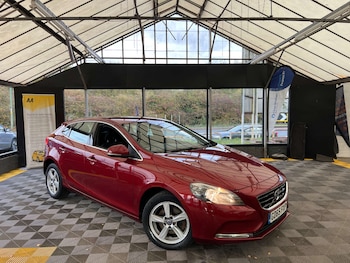 2015 - 2.0 V40 SE Nav D2 5dr