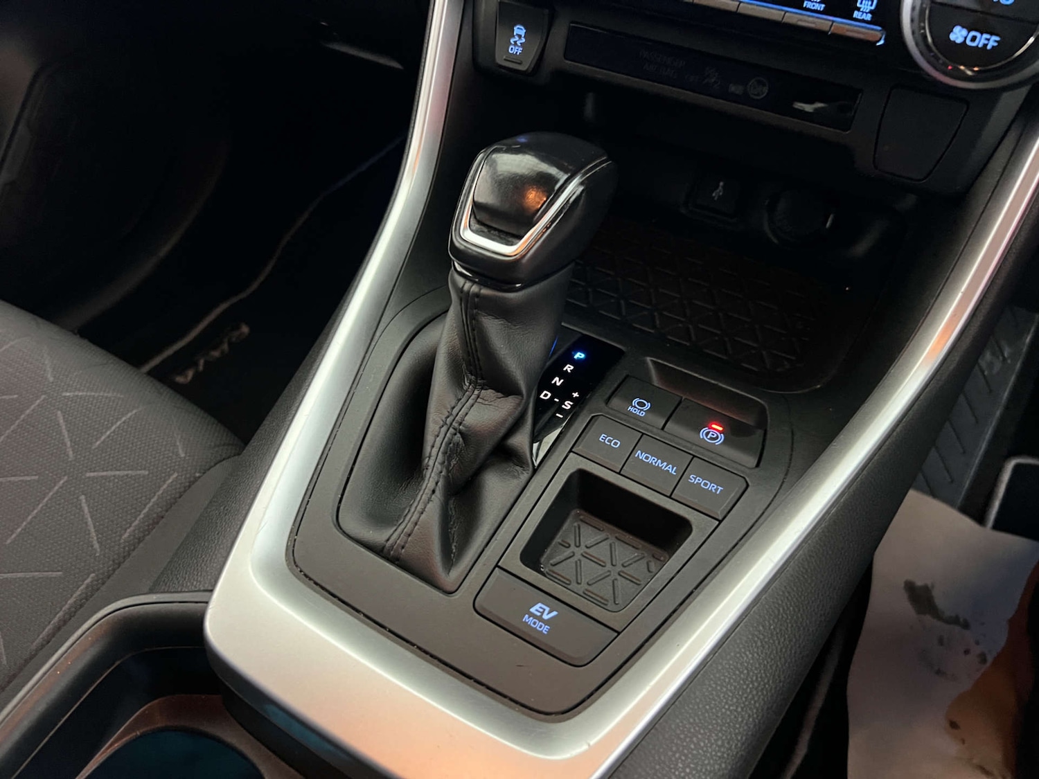 Used Toyota RAV4 2020 for sale - 76625849: Photo 16