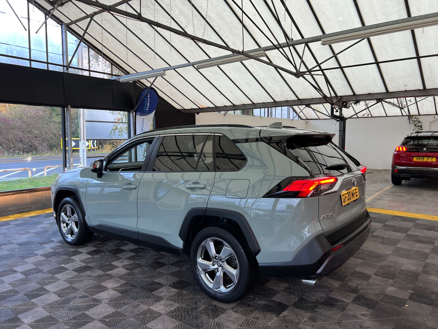 Used Toyota RAV4 2020 for sale - 76625849: Photo 4