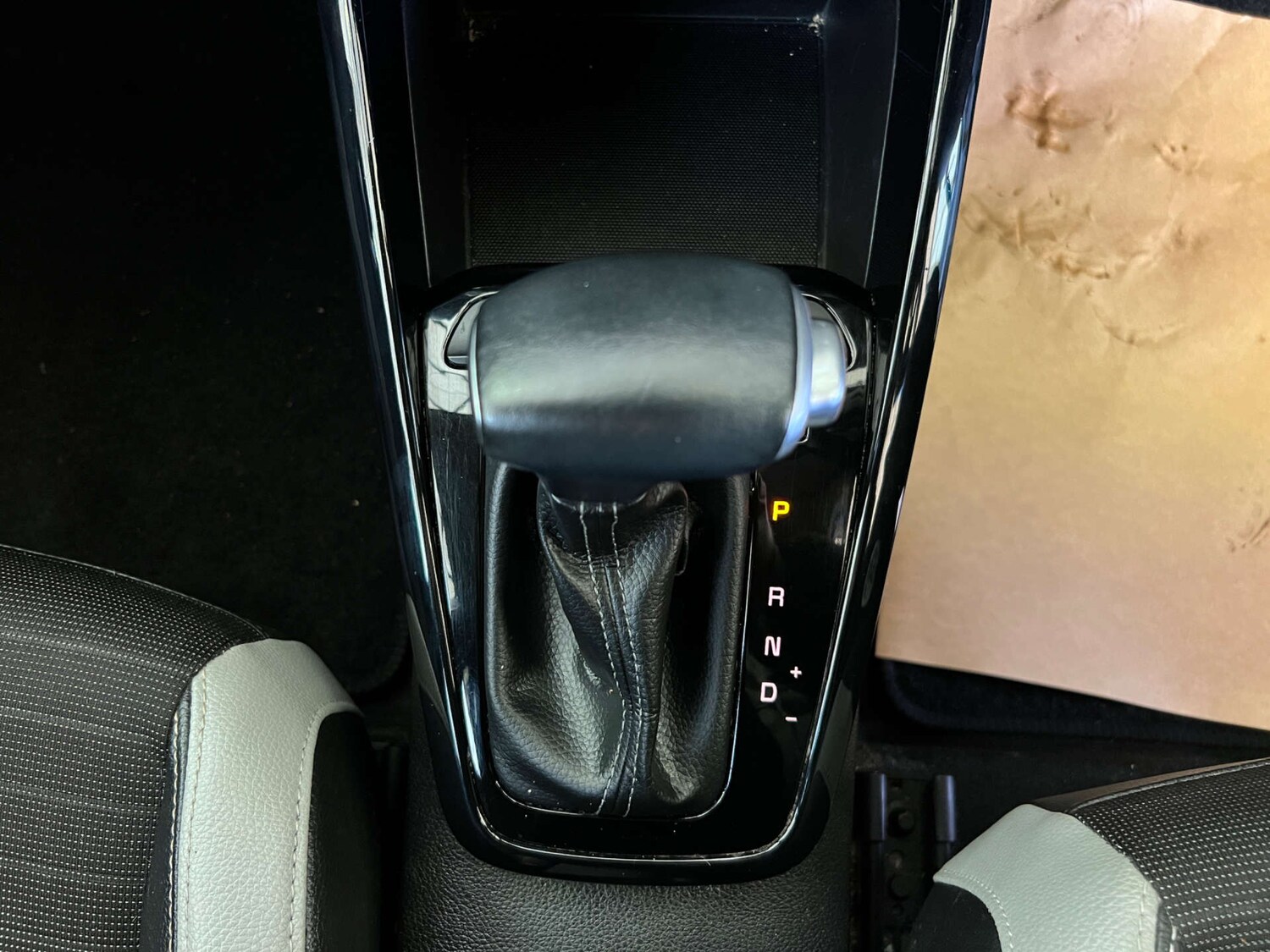 Used Kia Stonic 2019 for sale - 77523130: Photo 23