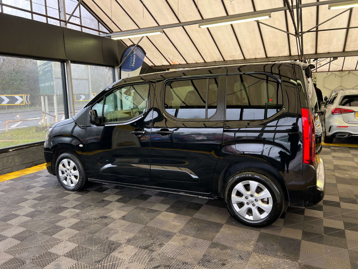 Used Vauxhall Combo Life 2021 for sale - 77547663: Photo 7