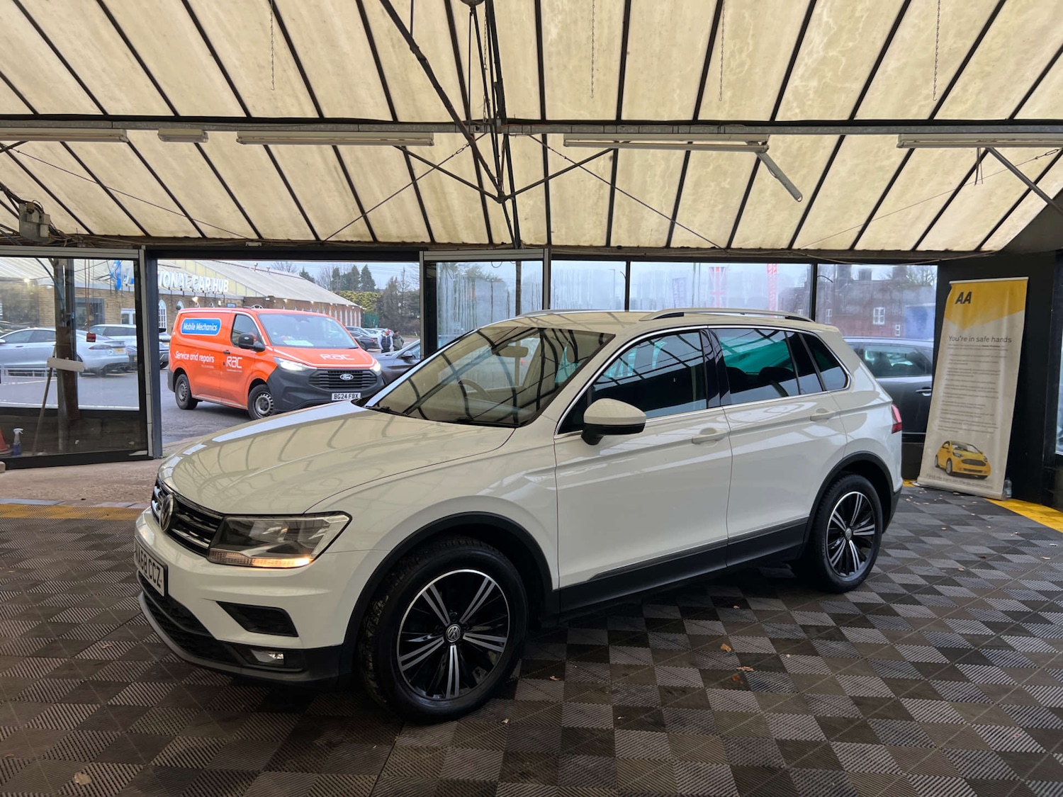 Used Volkswagen Tiguan 2018 for sale - 77038511: Photo 4