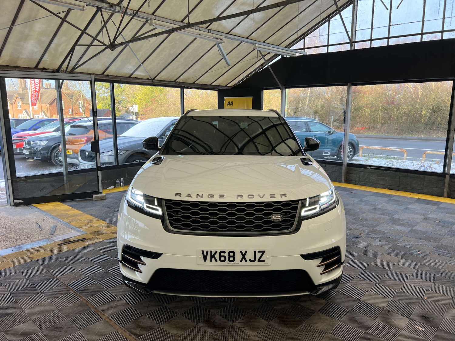 Used Land Rover Range Rover Velar 2018 for sale - 77241070: Photo 2